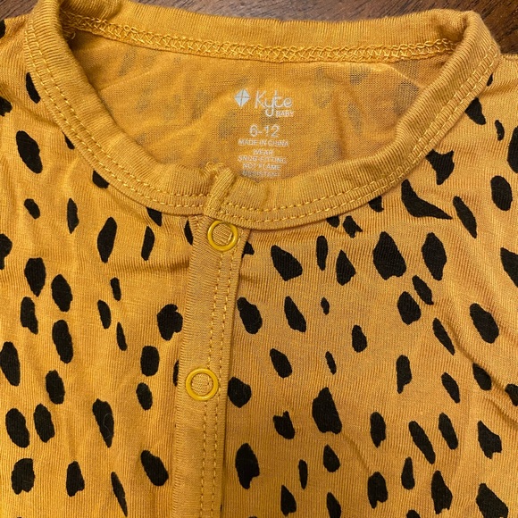 Kyte baby Romper in Marigold Cheetah - Picture 3 of 3